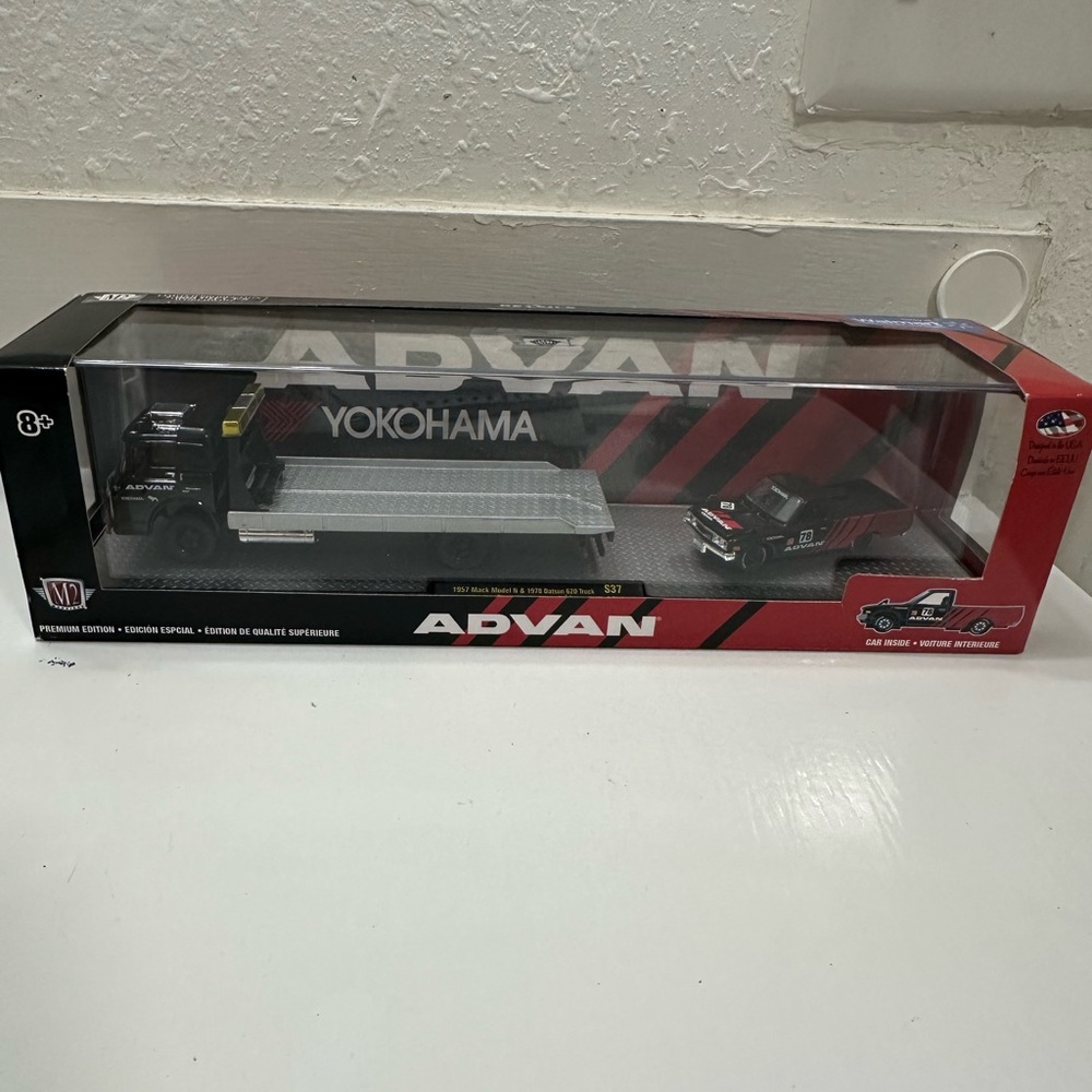 Yokohama Advan Diecast Truck Set